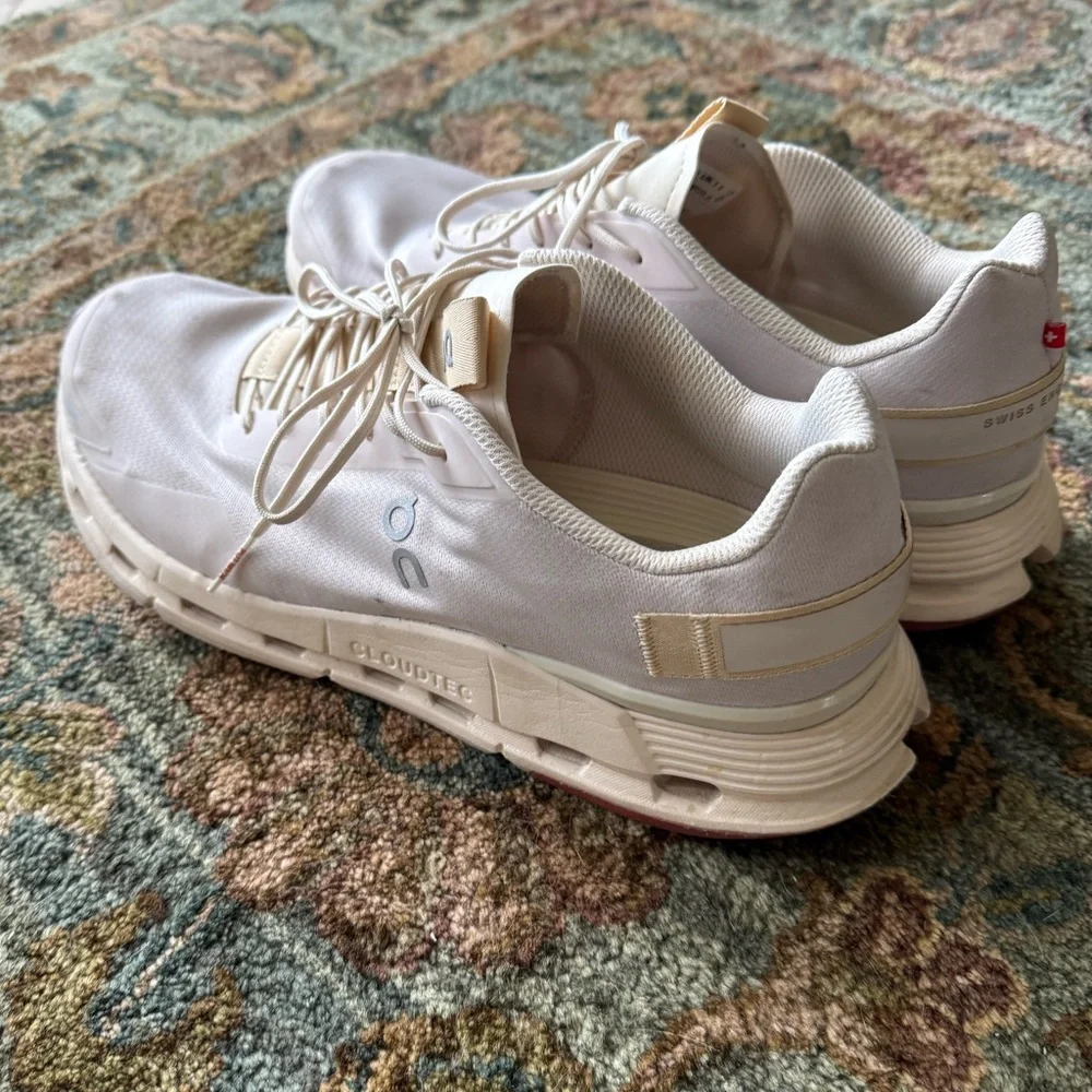 On Cloud Running Men's Cloudtec Lightweight Sneakers in White and Tan